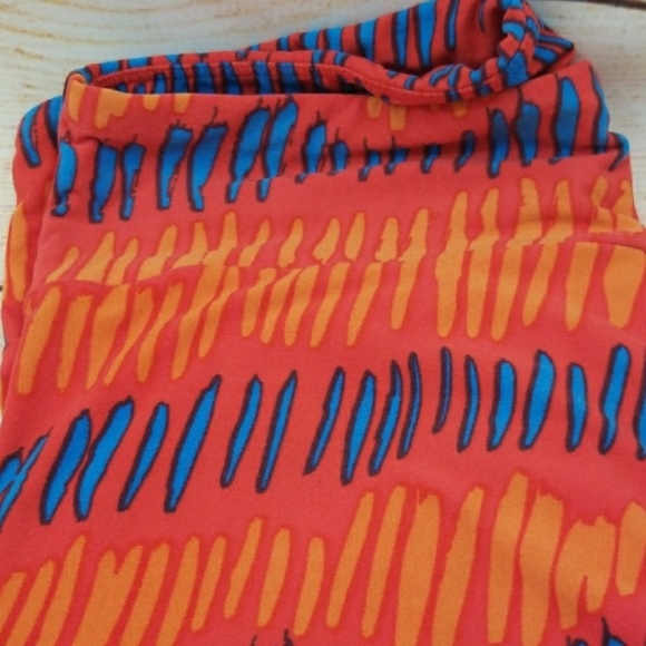 NWOT LulaRoe tall & curvy leggings butter soft - Picture 3 of 5